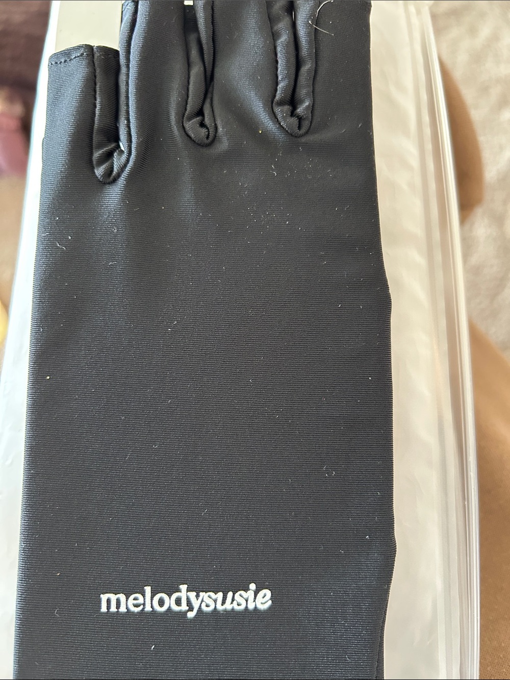 MelodySusie UV Shield Gloves in Black - Picture 3 of 5